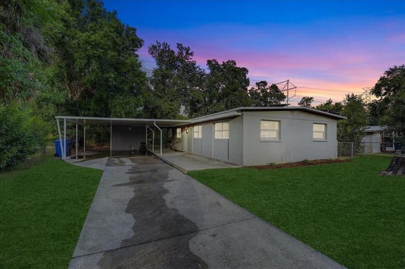 Perfect Starter Home in Tampa – Modern Updates, No HOA, and Super Low Energy Bills!

Welcome to your first home! This charming 3-bedroom, 2-bathroom house in the heart of Tampa is move-in ready and full of thoughtful updates—perfect for a young couple, small family, or anyone ready to stop renting and start building their future